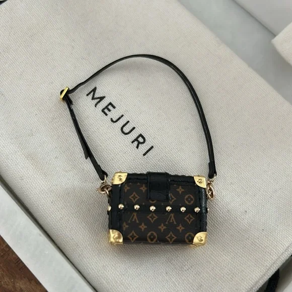 Labubu Crosbody - Picture 3 of 4